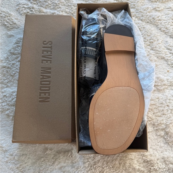 Steve Madden Knox navy multi sandals. Never worn. Original packaging. - Picture 8 of 9